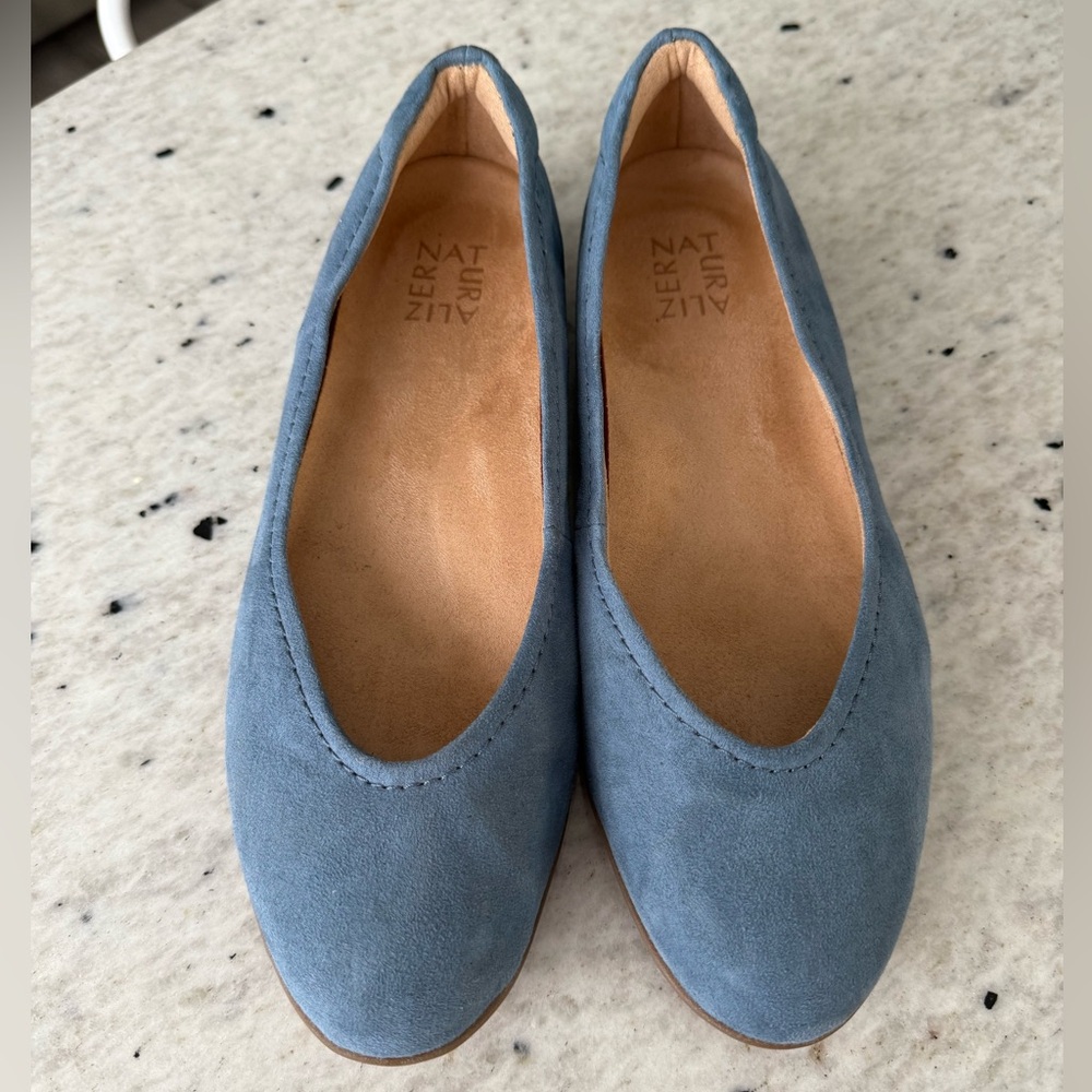Naturalizer “Vivienne” Blue Suede Flats